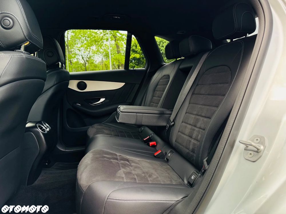 Mercedes-Benz GLC 220 d 4Matic 9G-TRONIC AMG Line Plus - 30