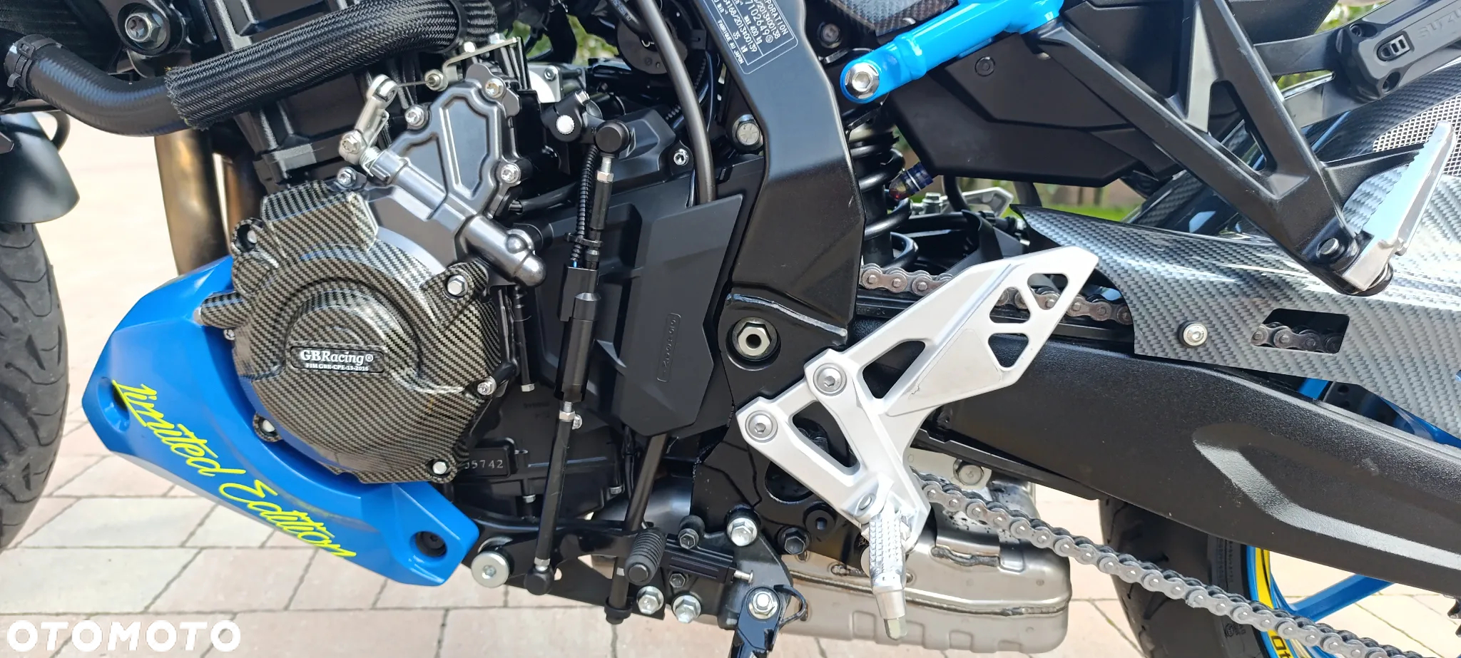 Suzuki GSX - 37