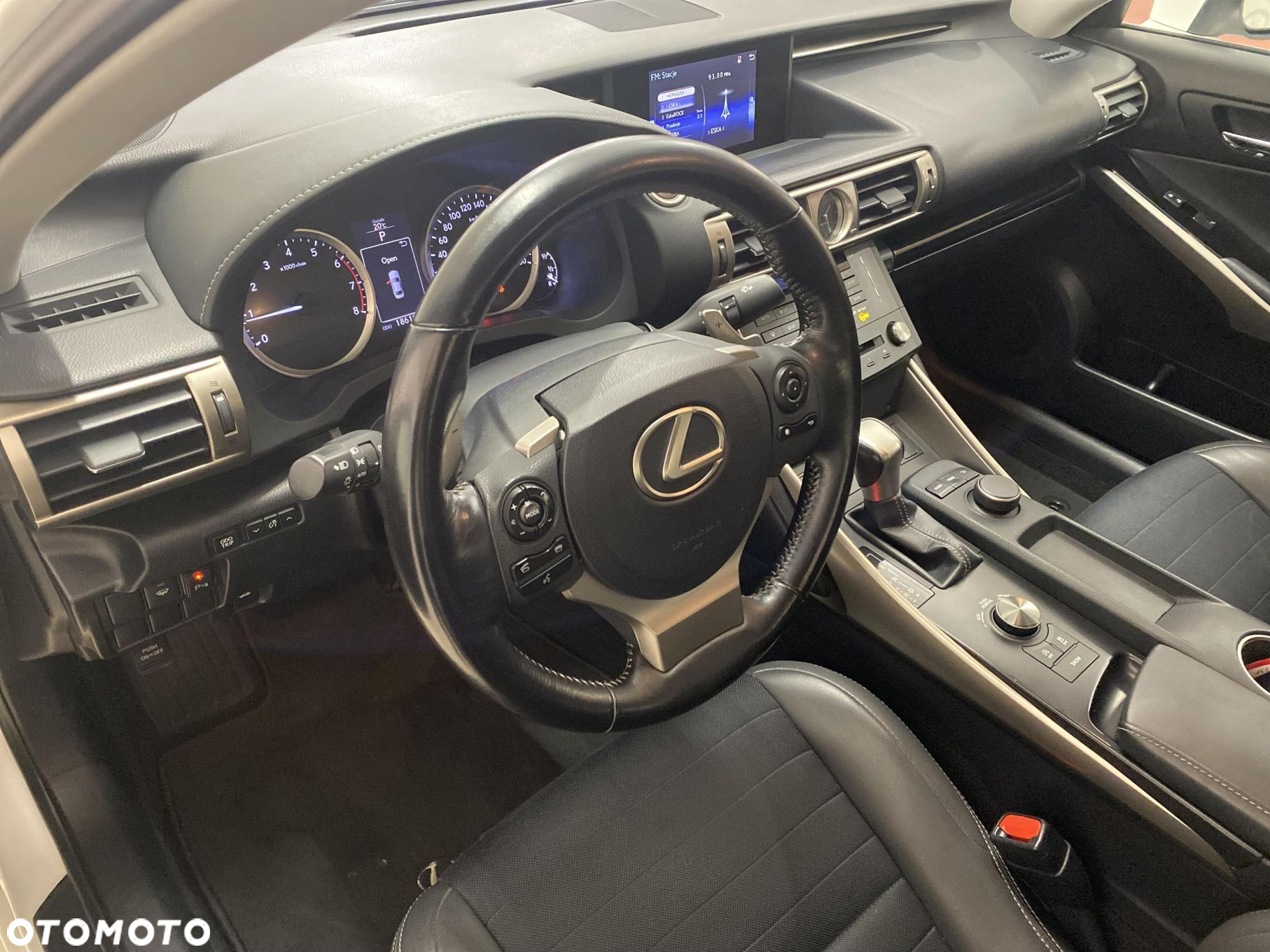Lexus IS 200t Elite - 10