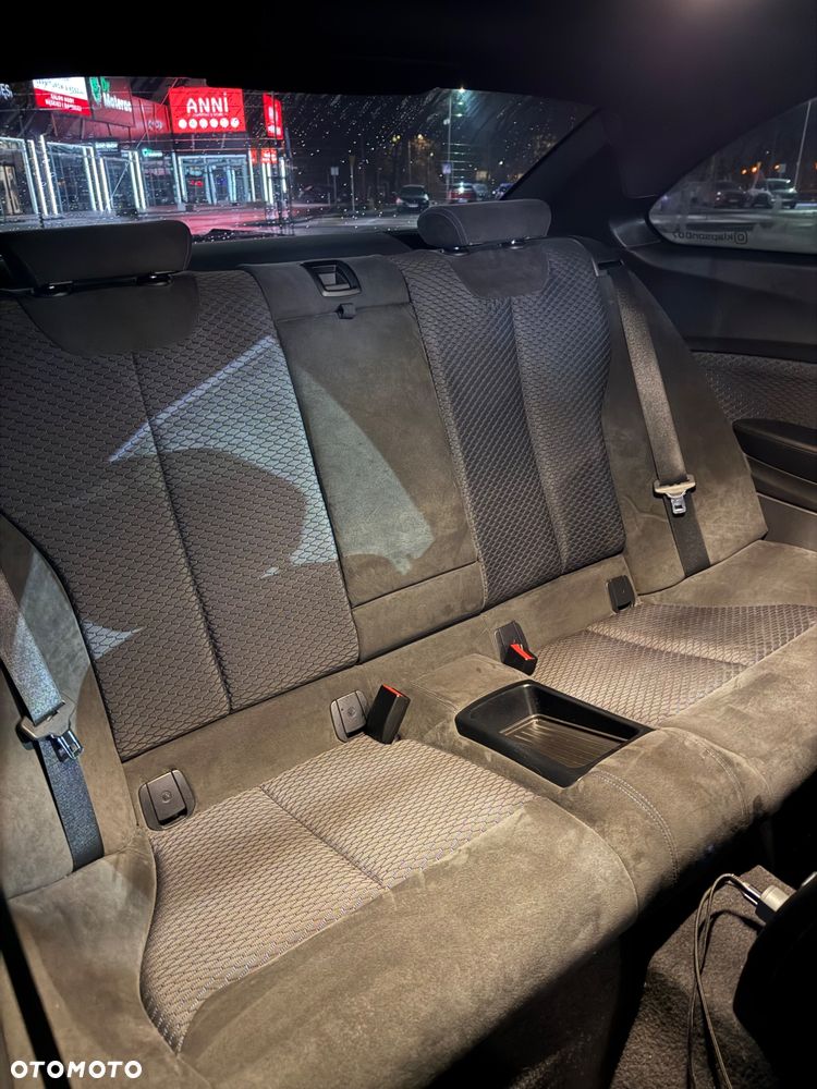 BMW Seria 2 218d - 25