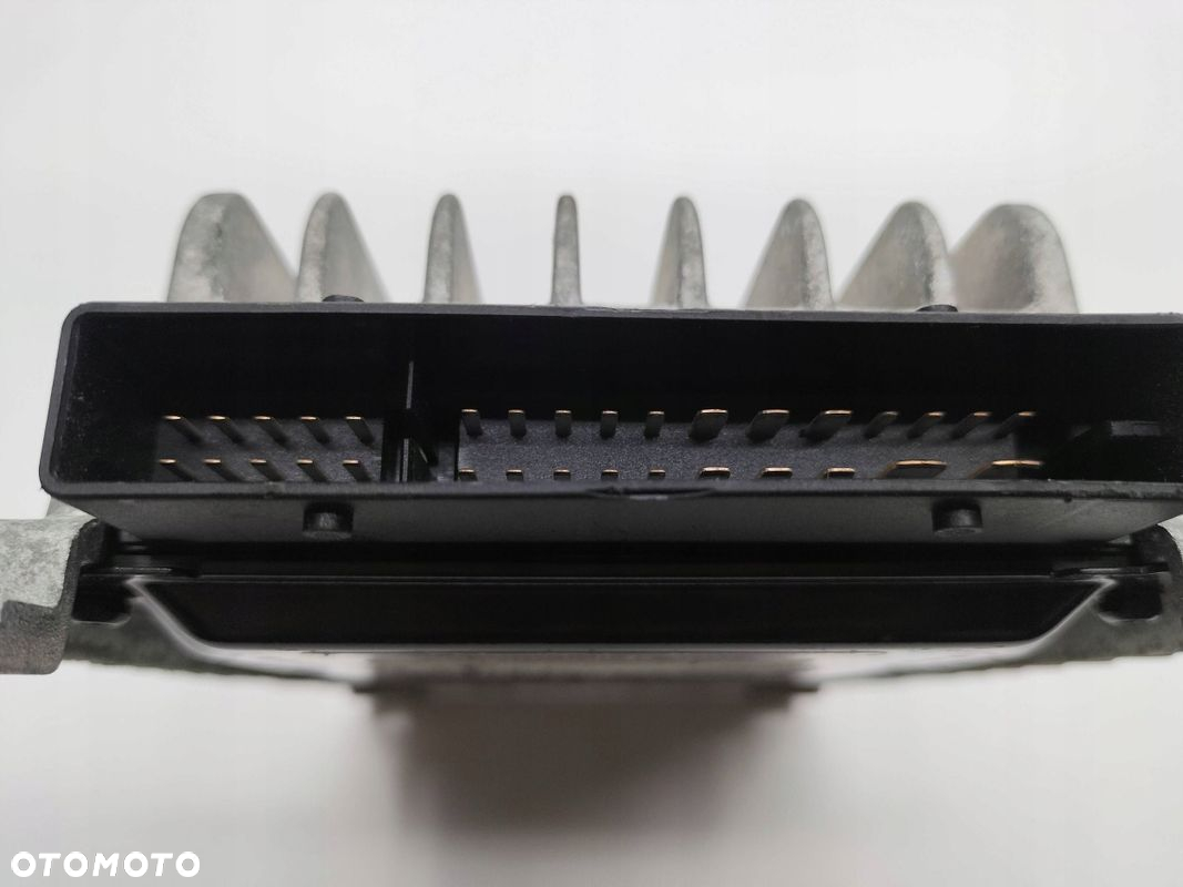 WZMACNIACZ BOSE 8P3035223 AUDI A3 8P - 3