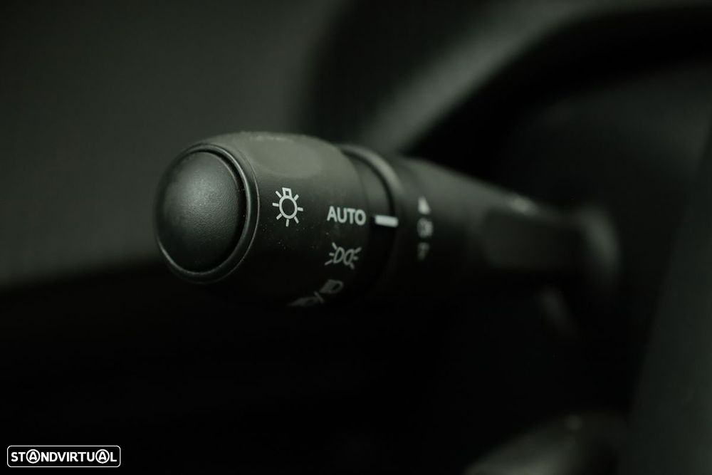 Peugeot 2008 1.2 PureTech Allure - 18