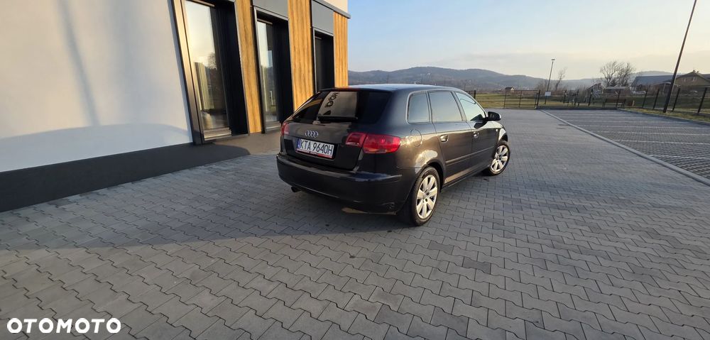 Audi A3 Sportback 1.6 Ambiente - 6