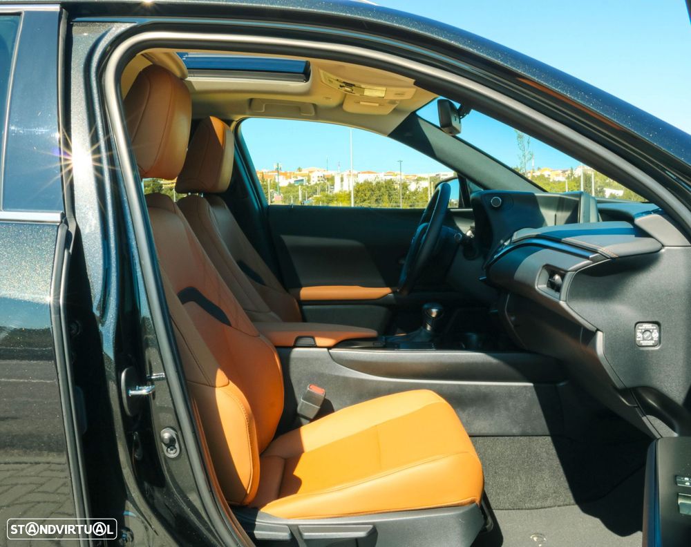 Lexus UX 250h Premium - 13