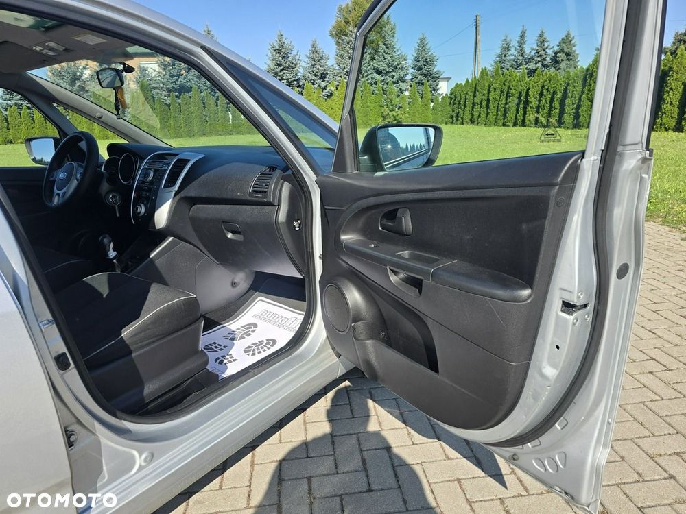 Kia Venga - 23