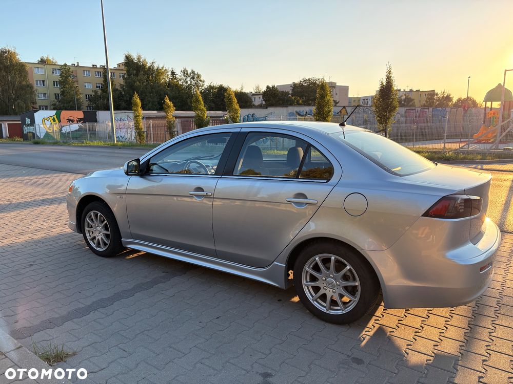 Mitsubishi Lancer 1.8 Intense - 9