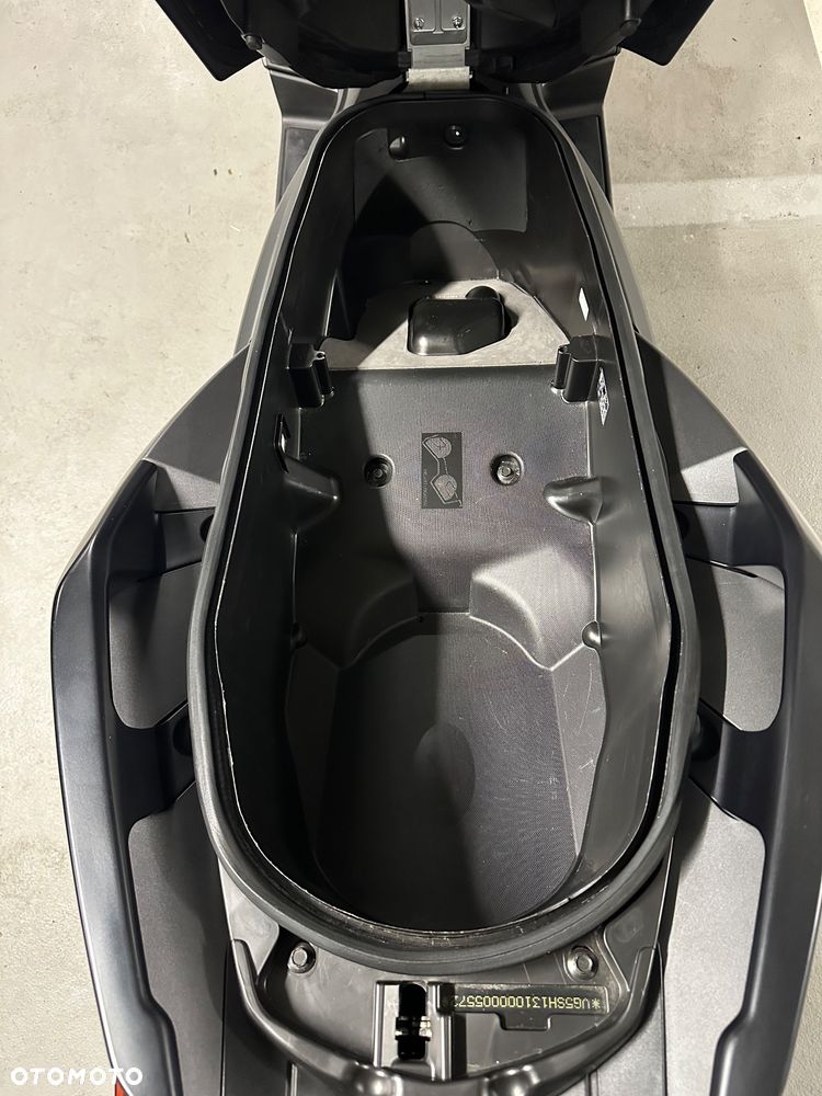 Yamaha X-max - 8