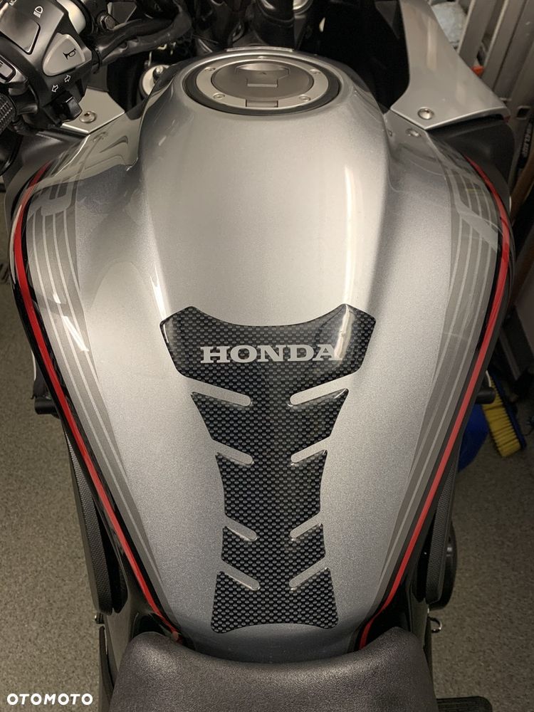 Honda VFR - 7