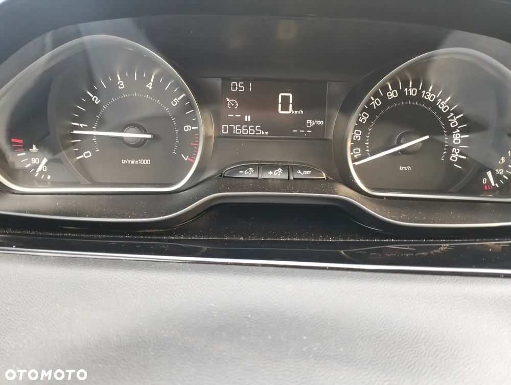 Peugeot 208 PureTech 68 Like - 12