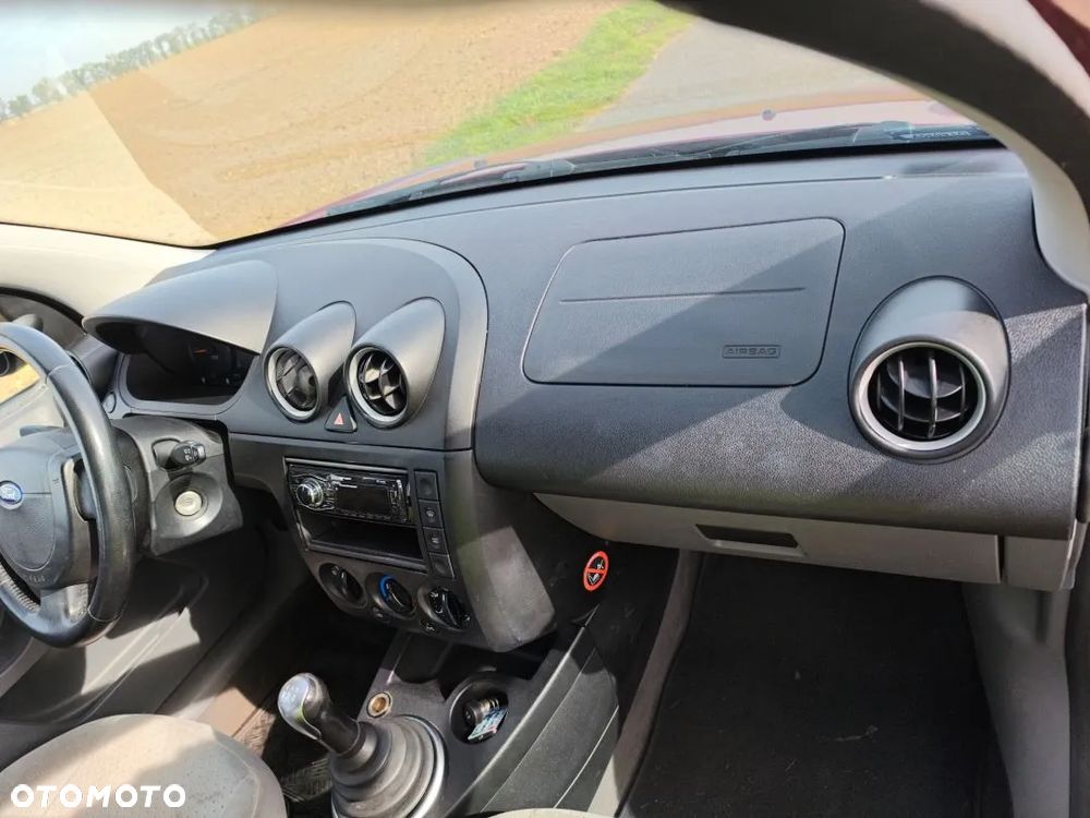 Ford Fiesta 1.4 Ghia - 16