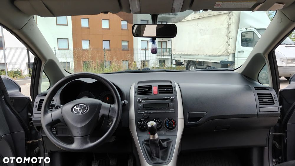 Toyota Auris 1.4 D-4D Luna - 4