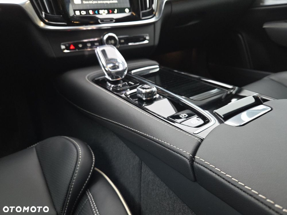 Volvo S90 T8 AWD Plug-In Hybrid Ultimate Dark - 24