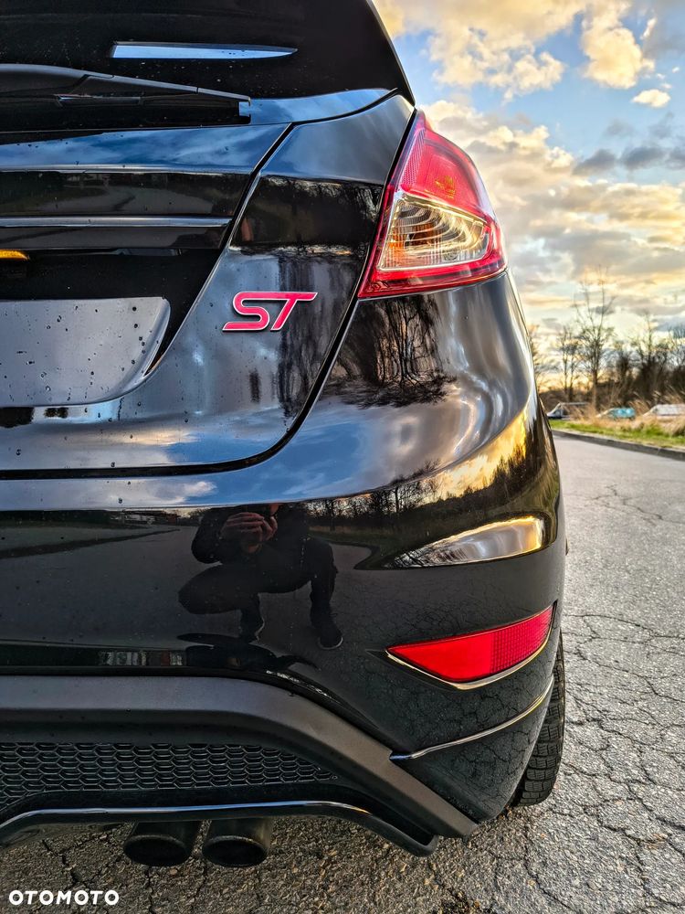 Ford Fiesta 1.6 EcoBoost ST - 17