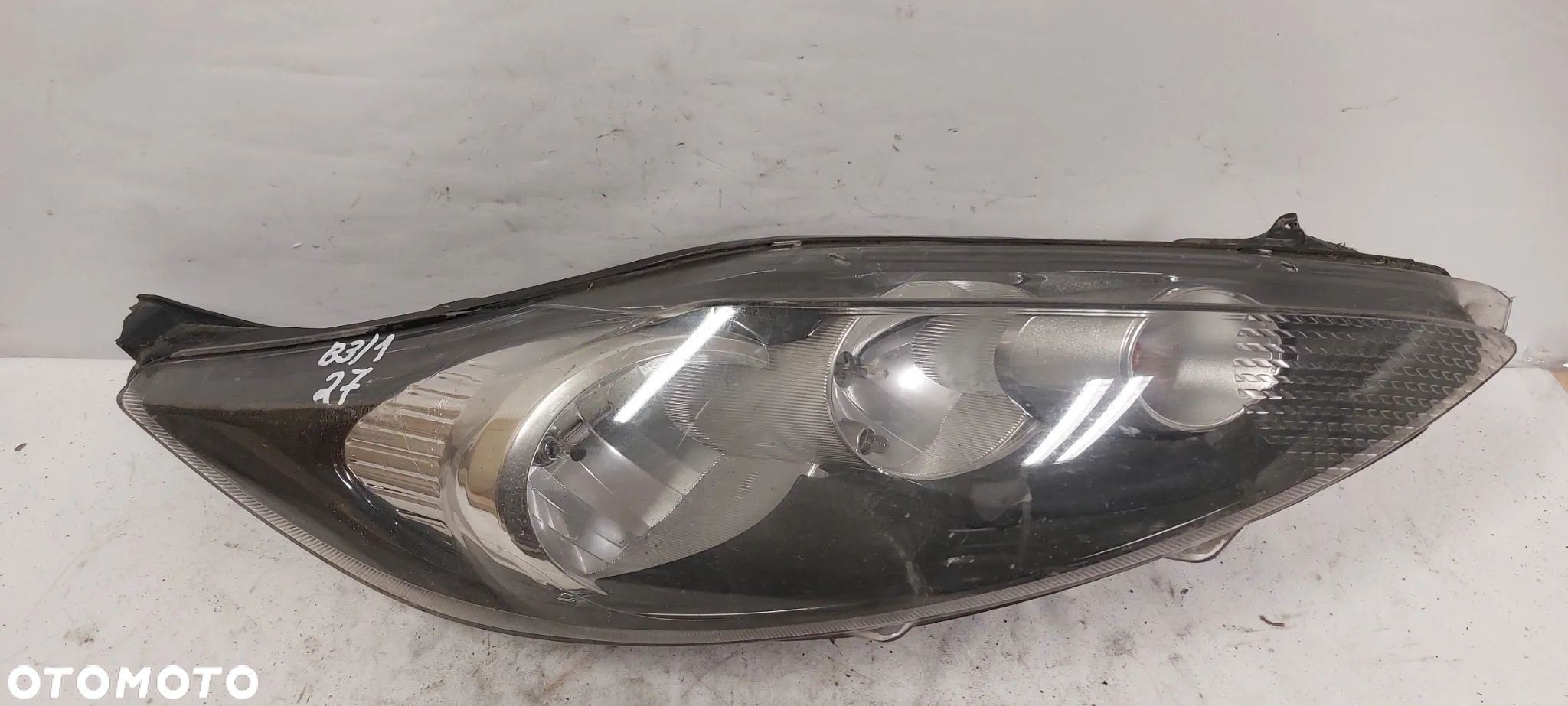 .  LAMPA PRZOD PRZEDNIA PRAWA FORD FIESTA MK7 !BRAK UCHWYTU! - 1