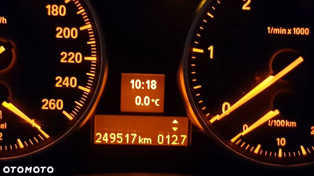 BMW X1 xDrive18d - 12