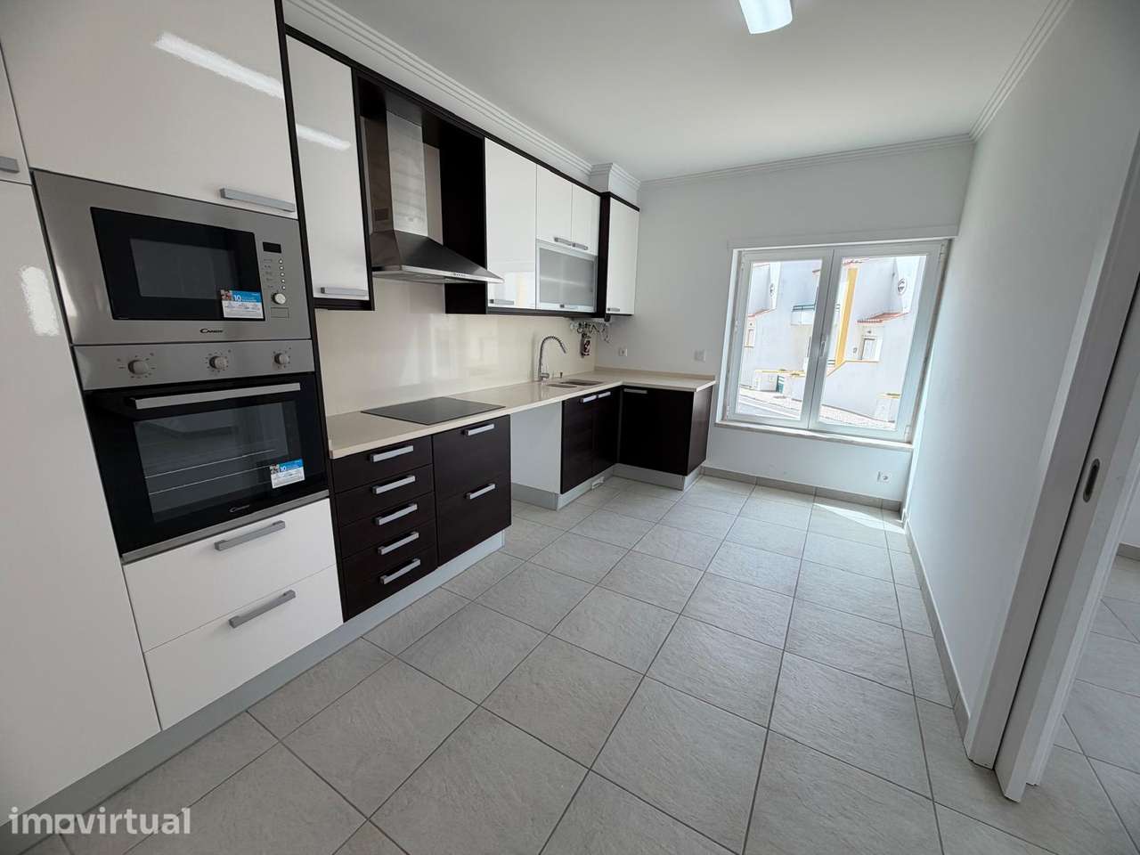Moradia com garagem - Grande imagem: 2/25