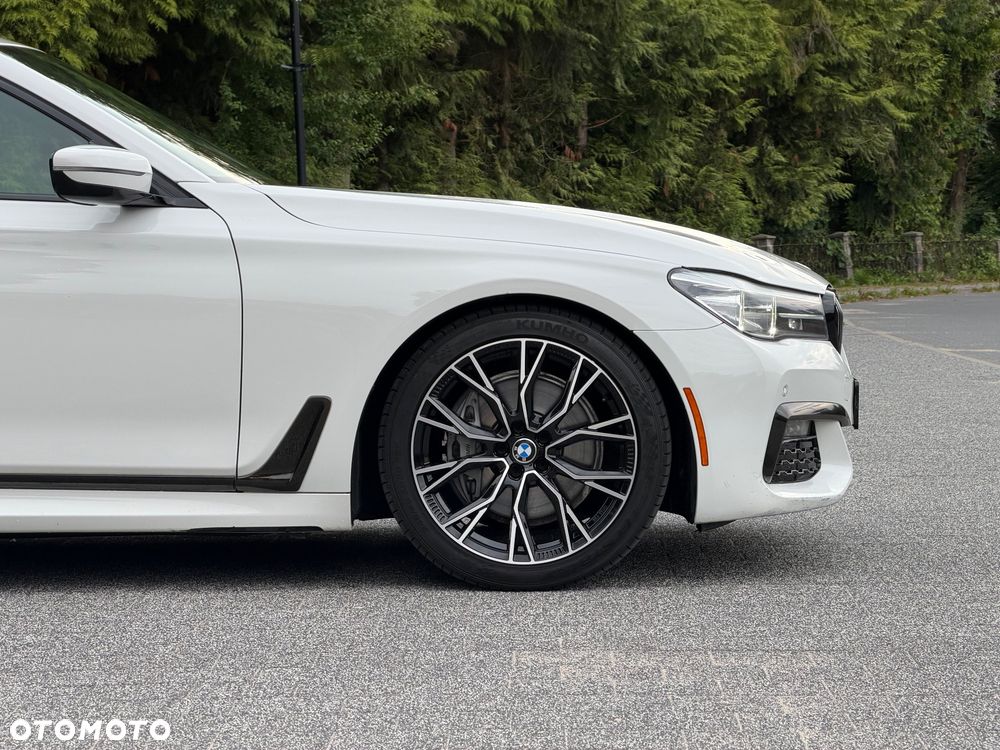 BMW Seria 7 740Li - 5