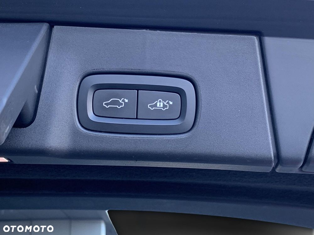 Volvo V90 Cross Country - 23