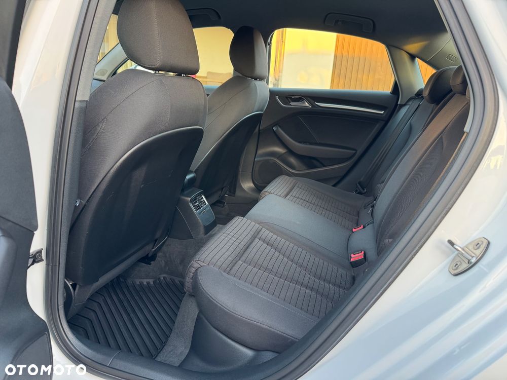 Audi A3 Limousine 35 TFSI S tronic S line - 8