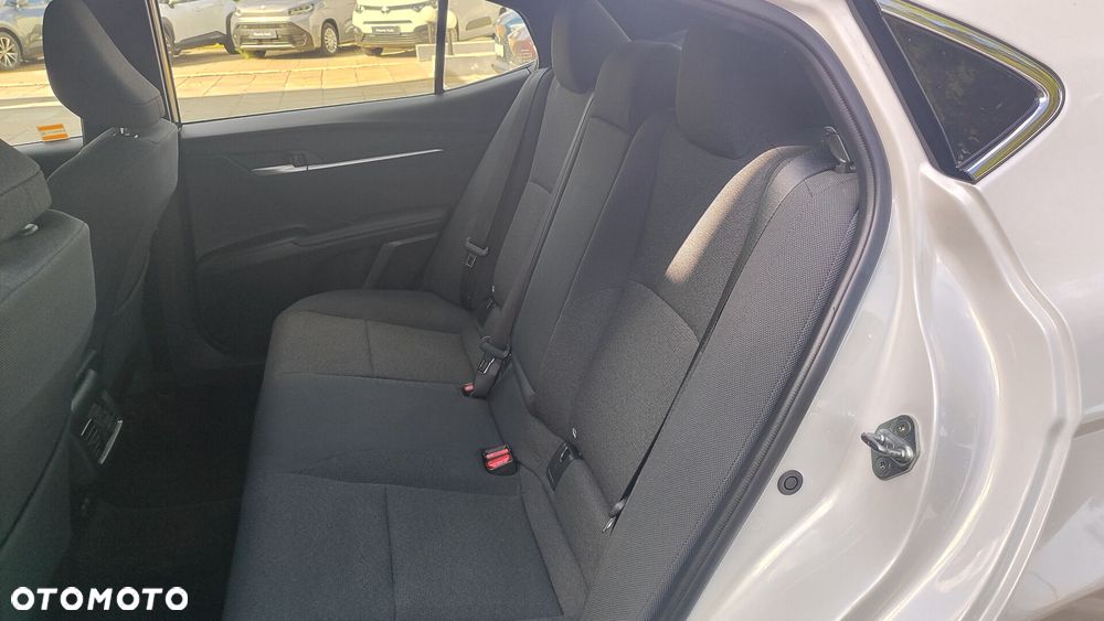 Toyota Camry - 13