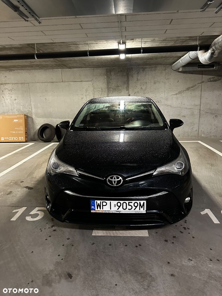 Toyota Avensis - 1