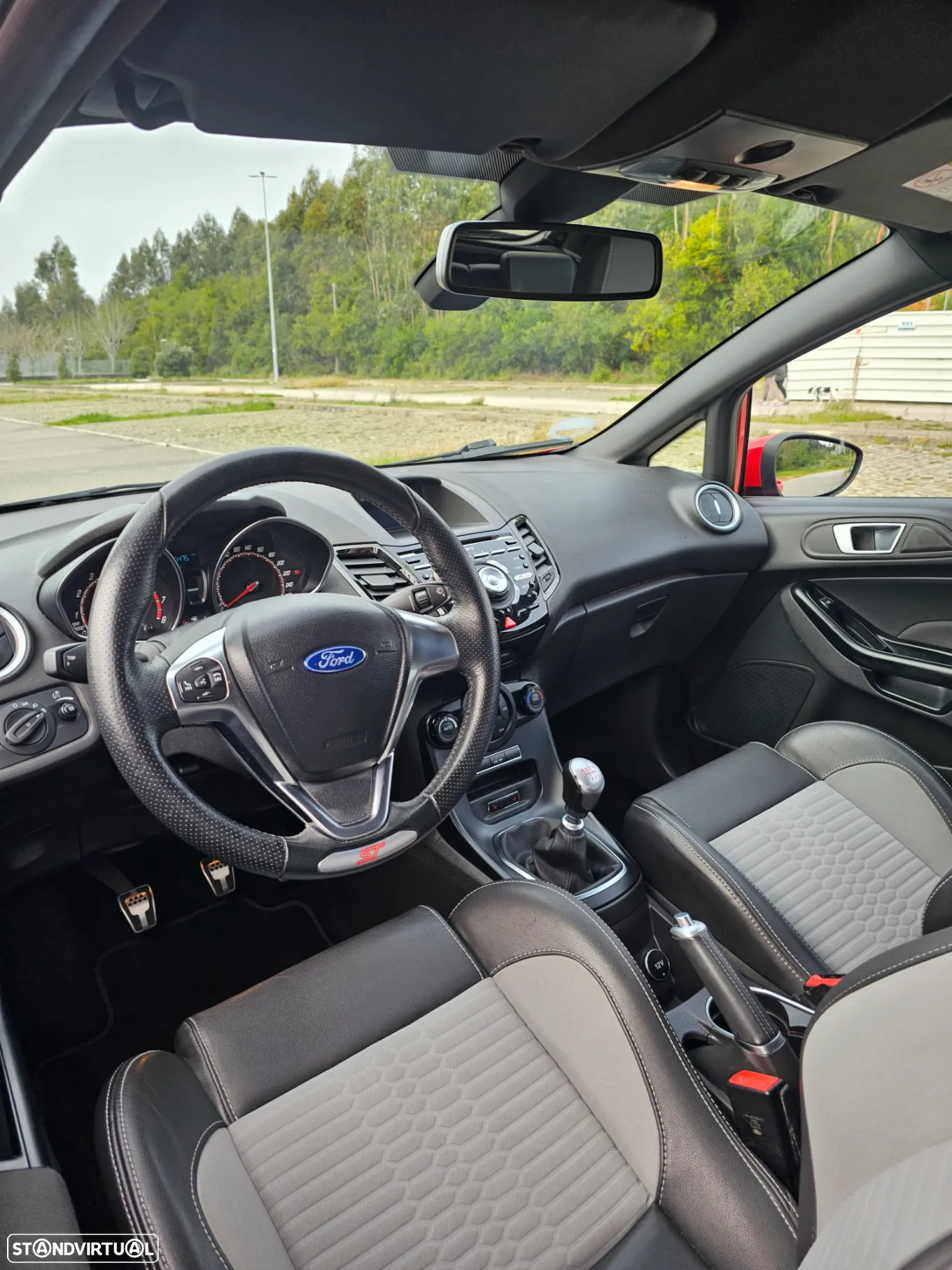 Ford Fiesta 1.6 EcoBoost c/ Pack Pele Desportiva ST - 8