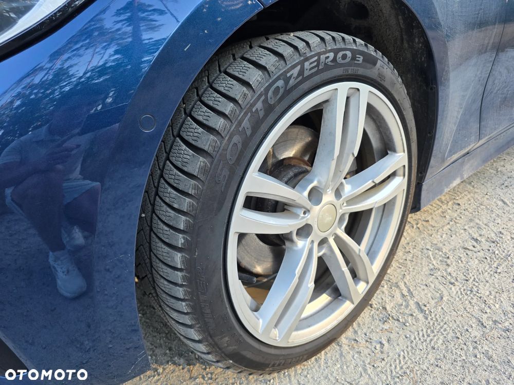 BMW Seria 3 330i Sport Line - 29