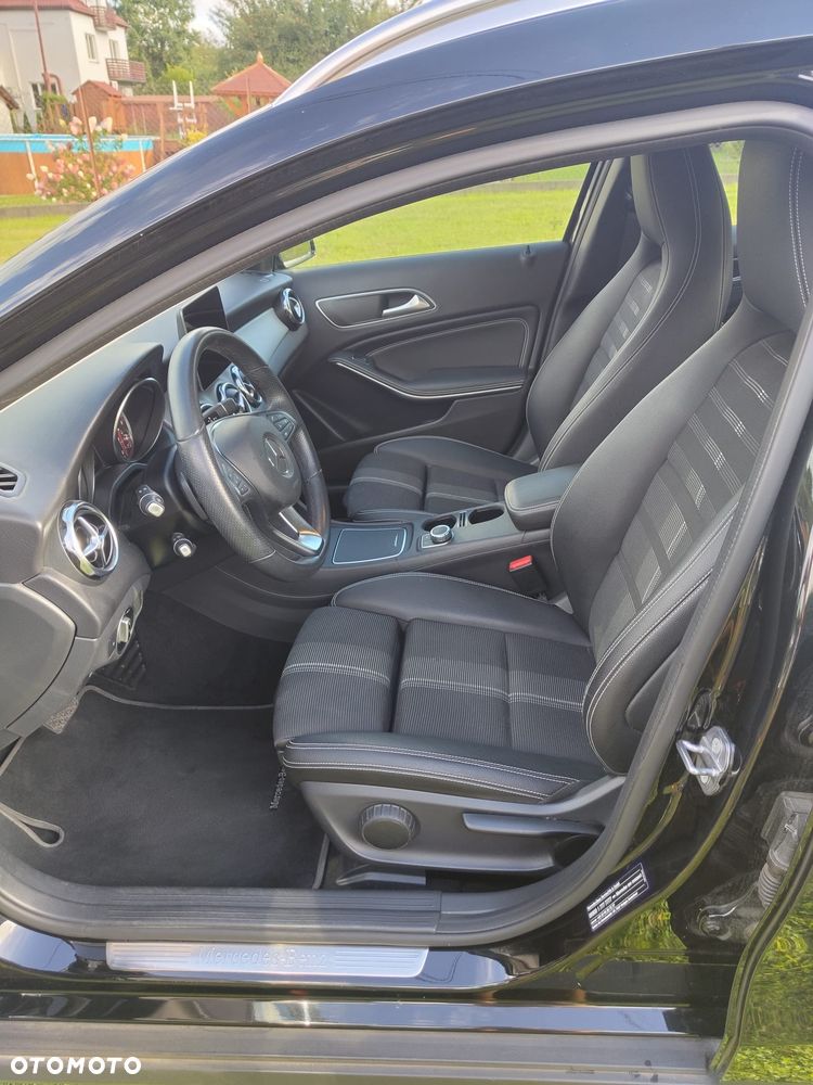 Mercedes-Benz GLA 250 7G-DCT Peak Edition - 26