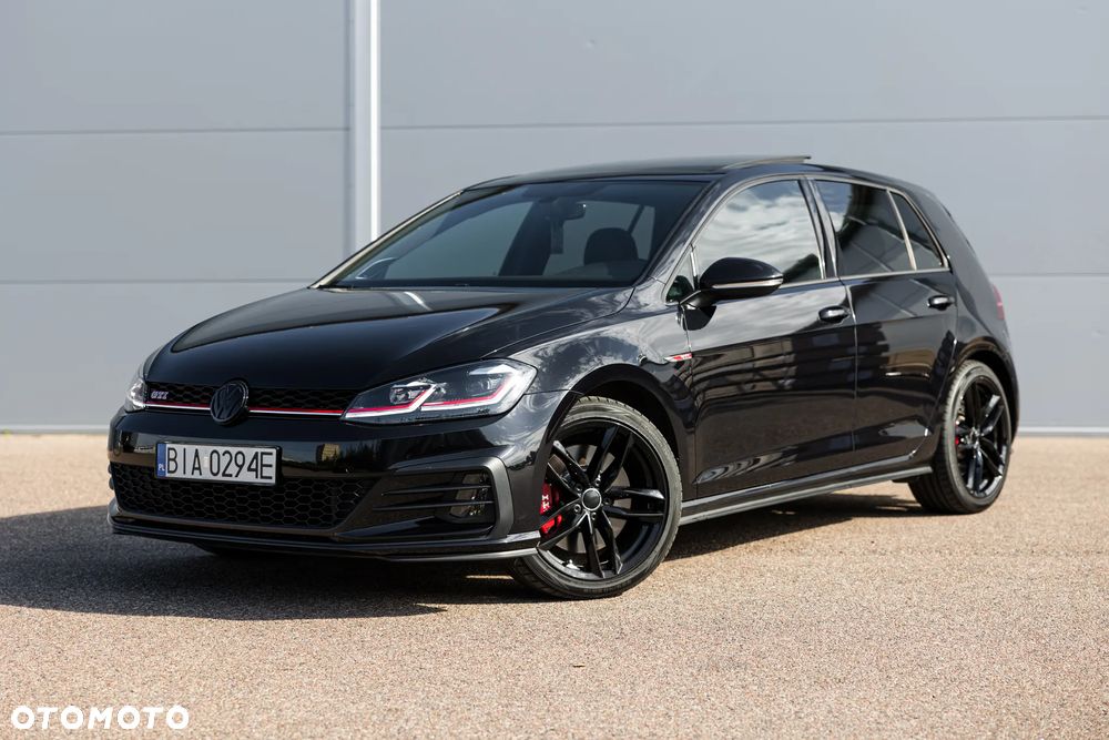 Volkswagen Golf - 37