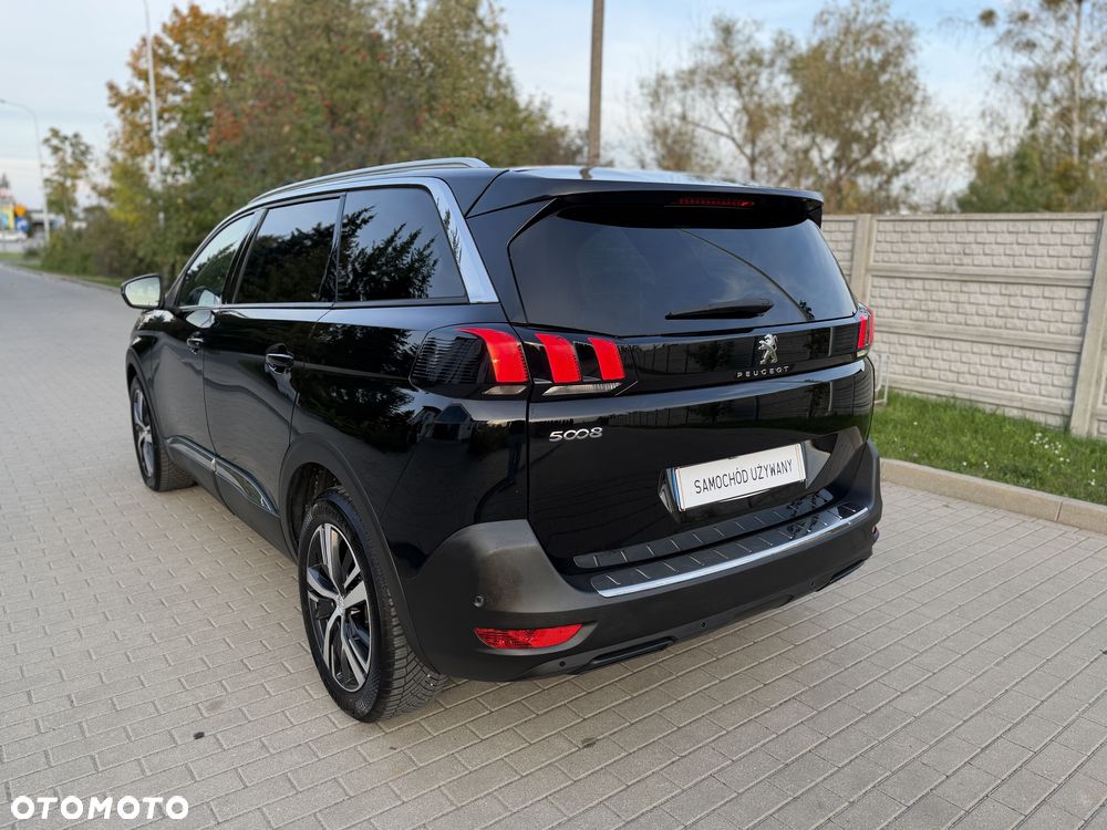 Peugeot 5008 - 8