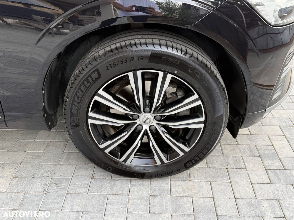 Volvo XC 60 B4 MHEV AT8 AWD Inscription - 32
