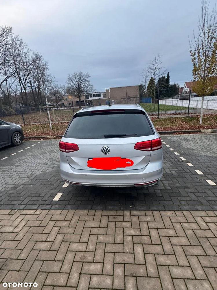 Volkswagen Passat Variant 2.0 TDI SCR DSG Highline - 9