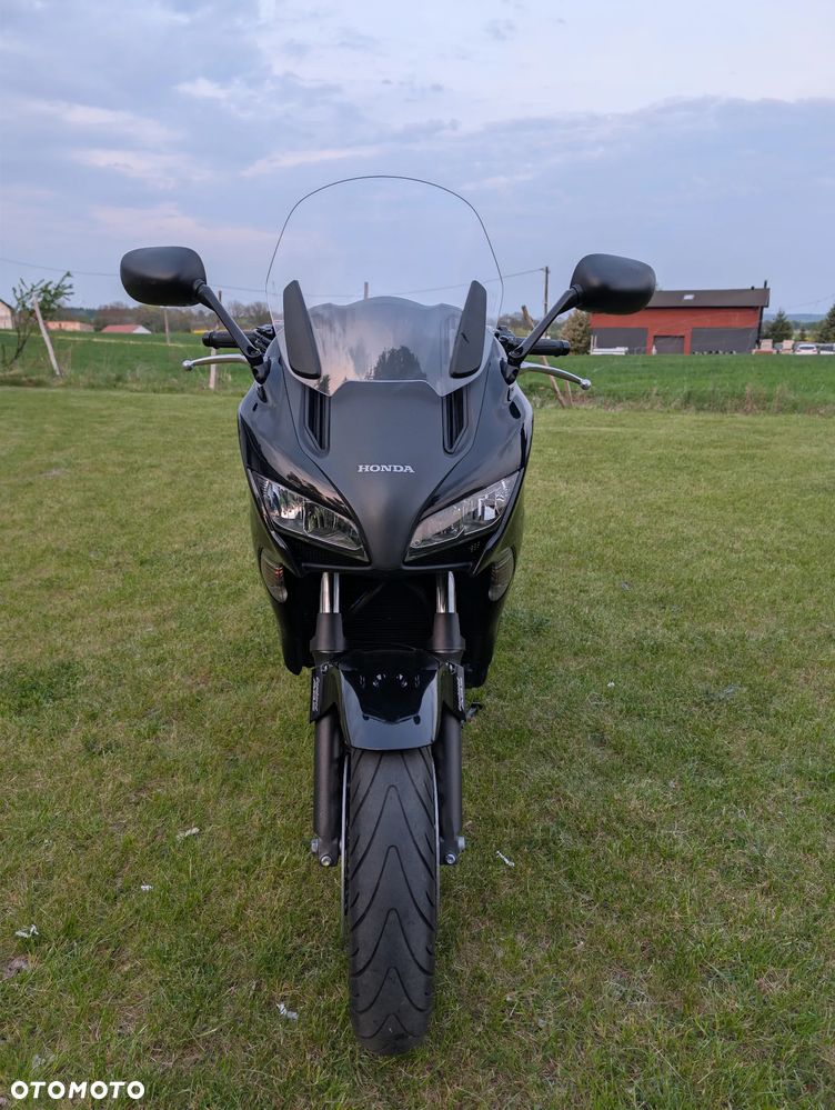 Honda CBF - 2