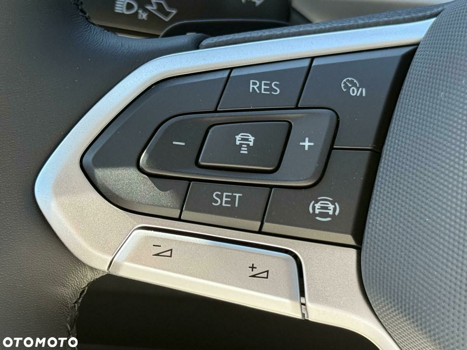 Volkswagen T-Roc 1.5 TSI Life Plus DSG - 26