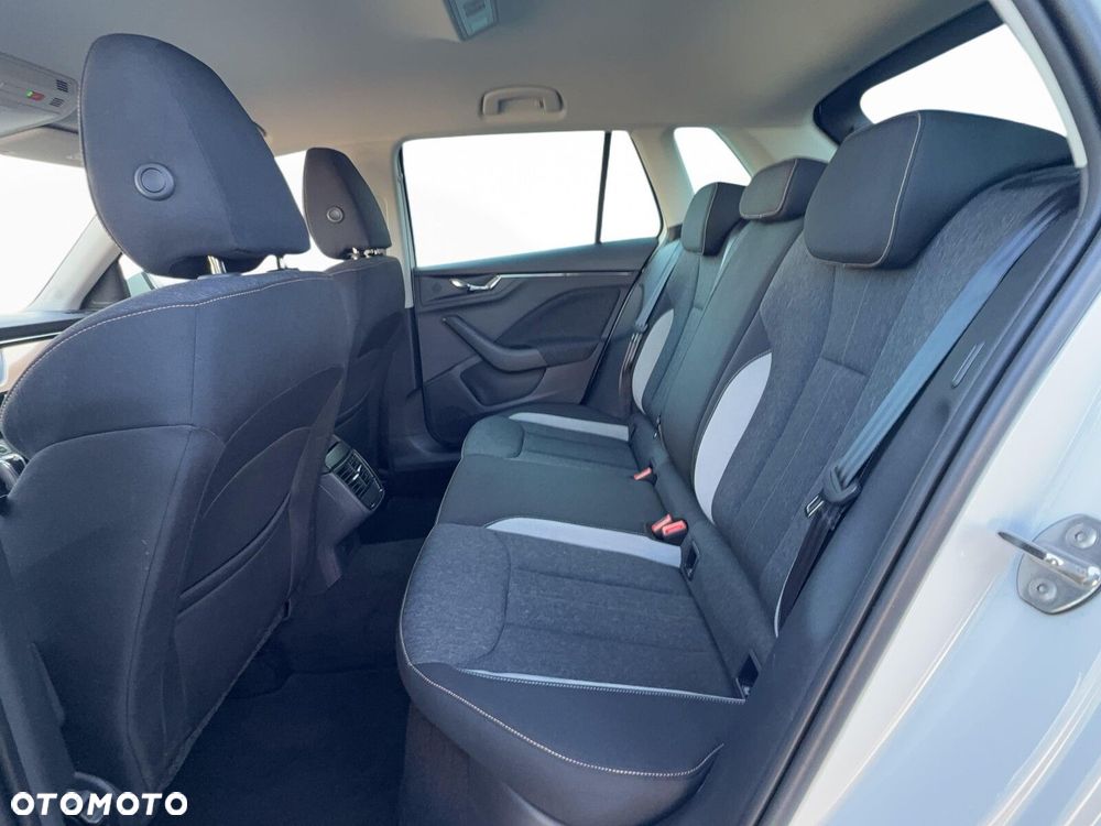 Skoda Kamiq 1.0 TSI Style DSG - 27