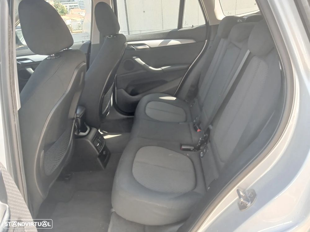 BMW X1 16 d sDrive Line Sport - 24