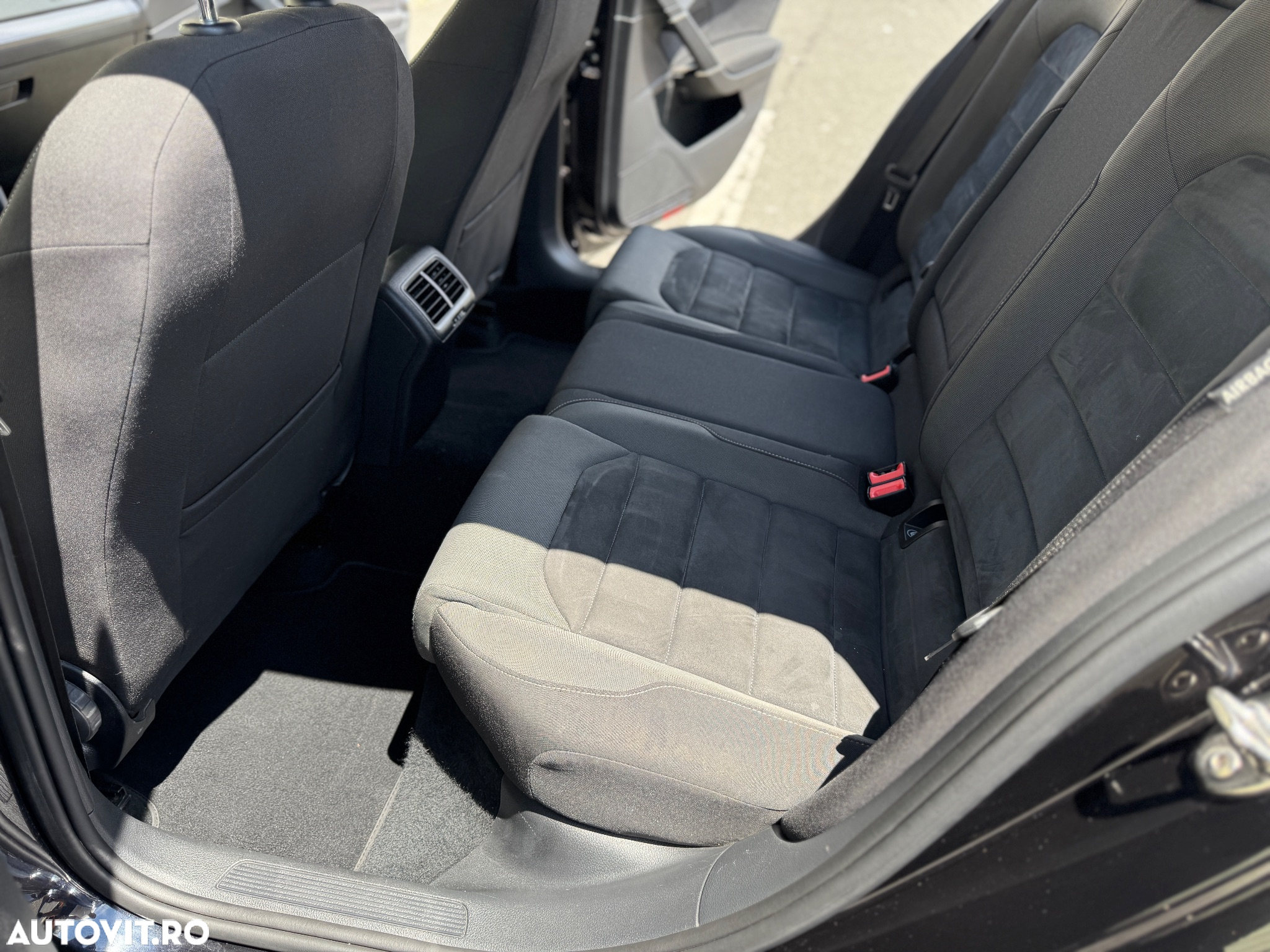 Volkswagen Golf - 8