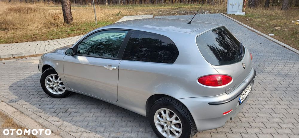 Alfa Romeo 147 1.9 JTD 16V Distinctive - 20