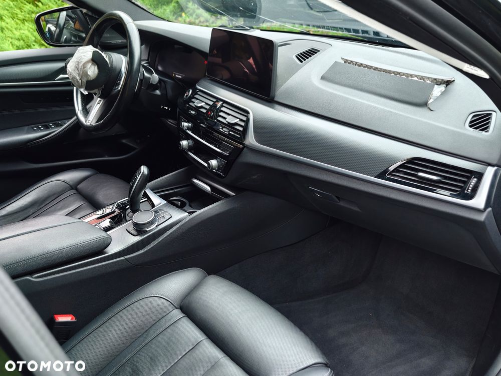 BMW Seria 5 530e xDrive M Sport sport - 11