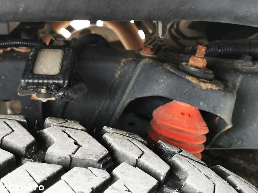 Toyota Tacoma - 7