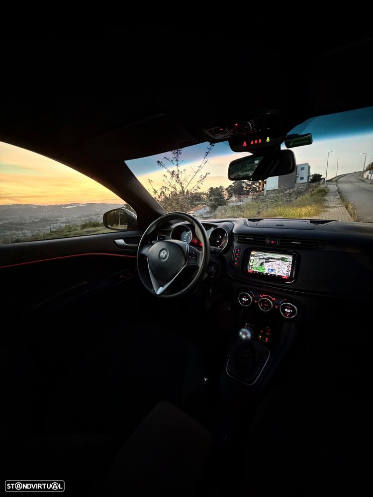 Alfa Romeo Giulietta 1.6 JTDm Super J18 - 18