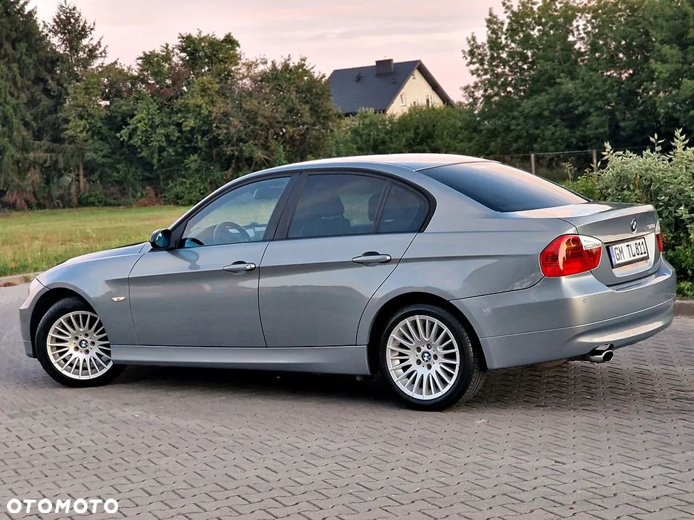 BMW Seria 3 320i - 16