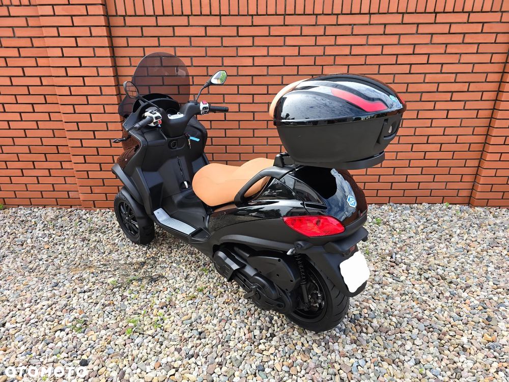 Piaggio MP-3 - 13