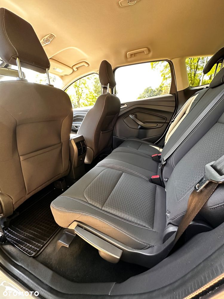 Ford Kuga 1.5 EcoBoost 2x4 Titanium - 10