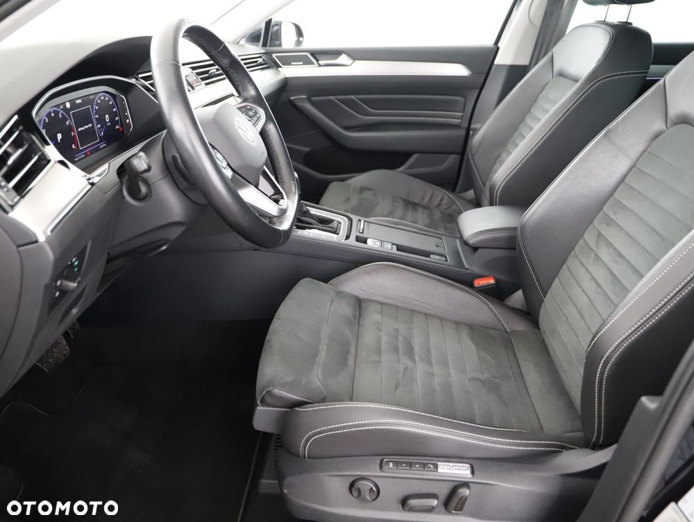 Volkswagen Passat Variant 2.0 TSI Elegance DSG - 10