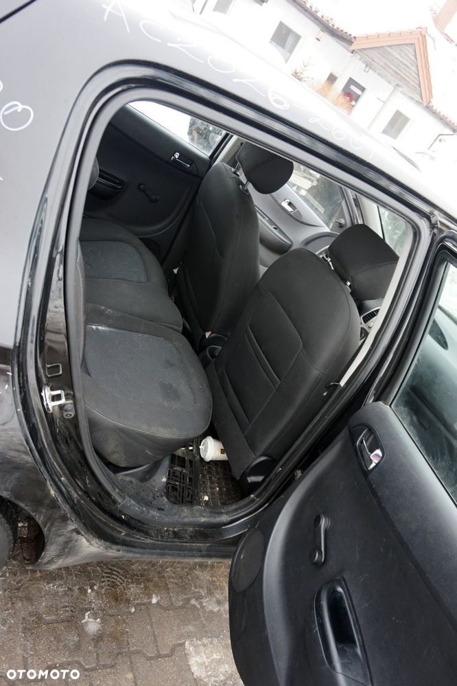HYUNDAI I20 I 5D HB 2011 FR 1.2 16V G4LA 78KM CZARNY na części - 11