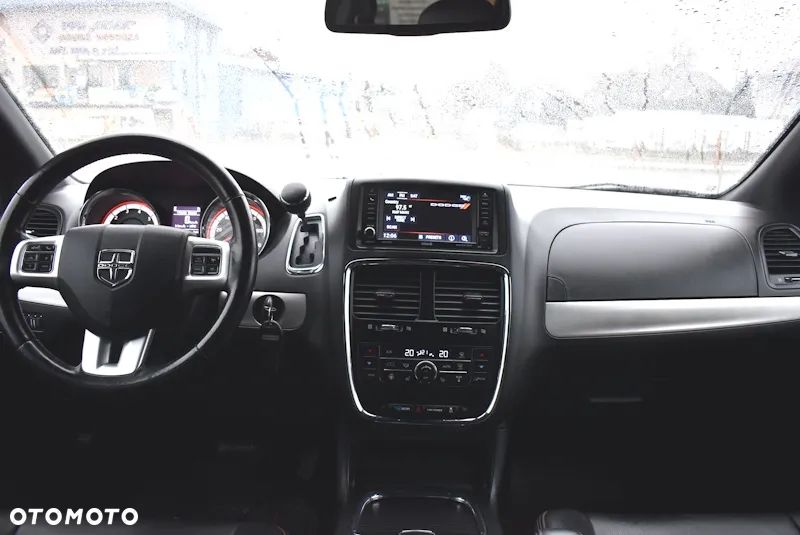 Dodge Grand Caravan 3.6 R/T - 33