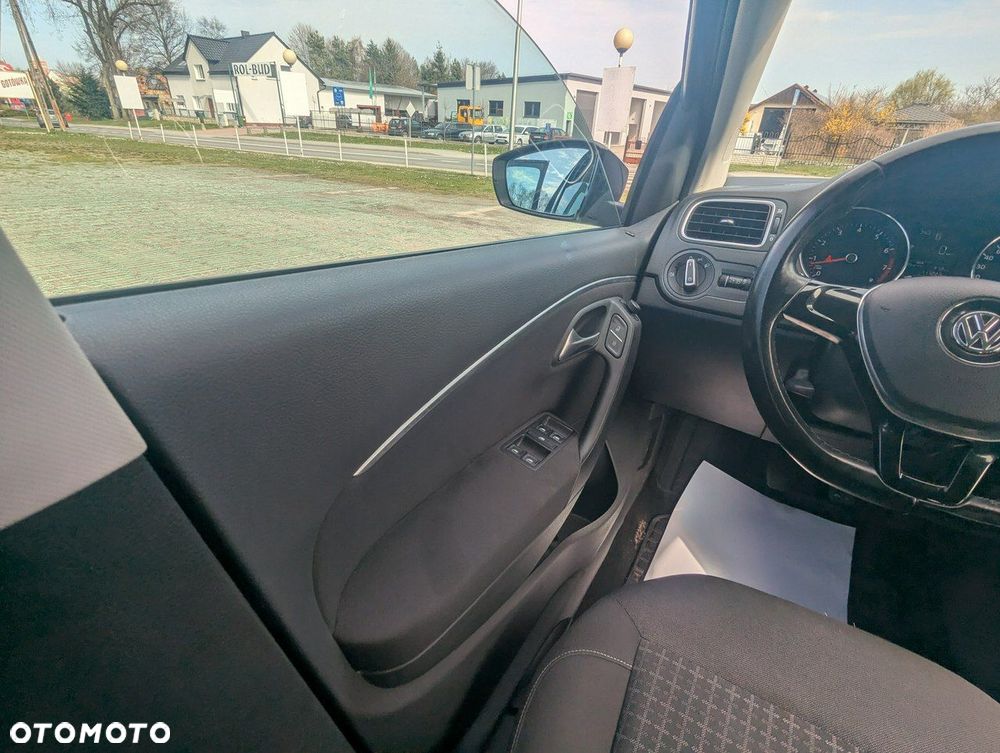 Volkswagen Polo 1.2 TSI (Blue Motion Technology) Comfortline - 26