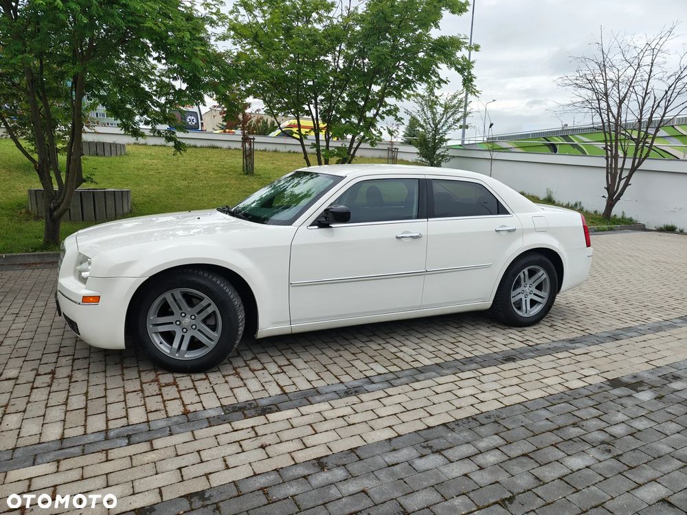 Chrysler 300C 2.7 V6 - 16