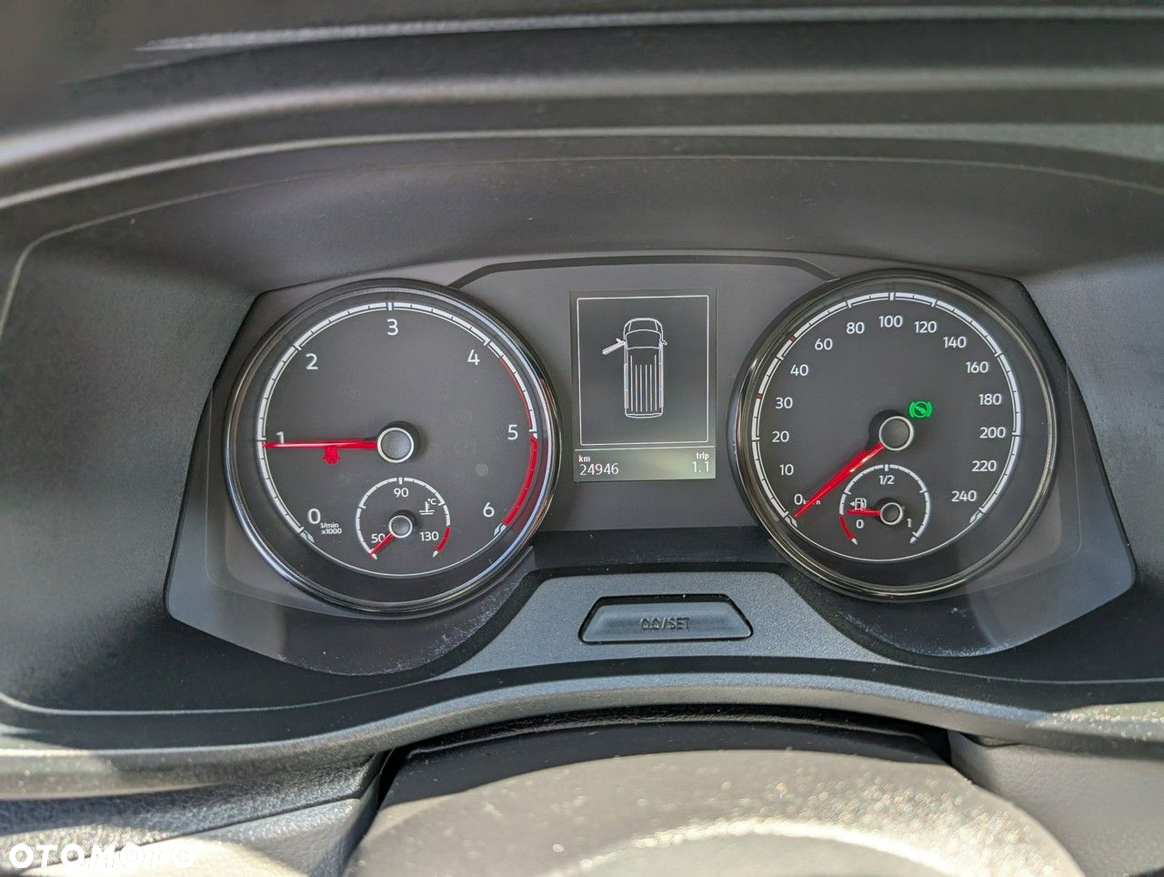 Volkswagen Caravelle - 13
